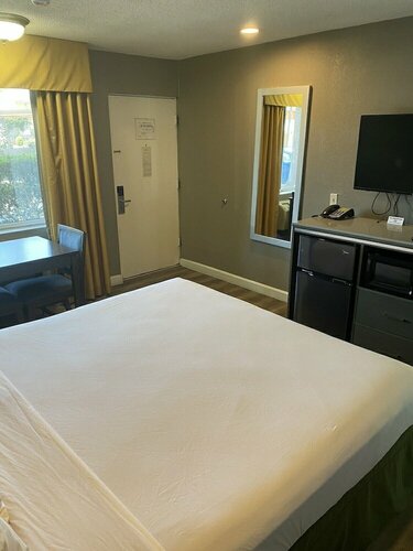 Hotel Palmeras Chula Vista, Забронировать Отель Отели San Diego Metropolitan Area с парковкой, Парковка