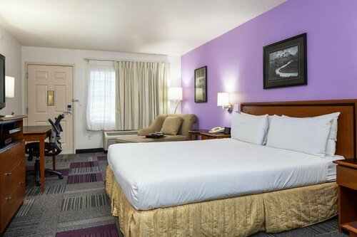Atherton Park Inn and Suites, Забронировать Отель Отели San Mateo County с завтраком, Завтраки
