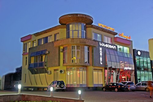 Hotel Monopoli, Varaa Hotelli Vakisubani 