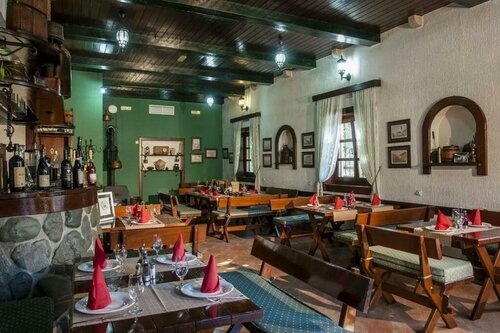 Hotel Laguna, Забронировать Отель Отели Общины Подгорица с парковкой, Парковка