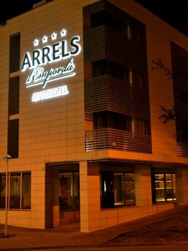 Arrels d'Emporda, Забронировать Апарт-отель Отели Baix Empordà 4 звезды, 4*
