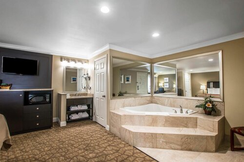 Quality Inn Downey, Забронировать Отель Дауни Большой Лос-Анджелес