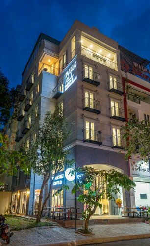 Parkhill Hotel & Apartment, Забронировать Апартаменты/квартира Отели провинции Хошимина с парковкой, Парковка