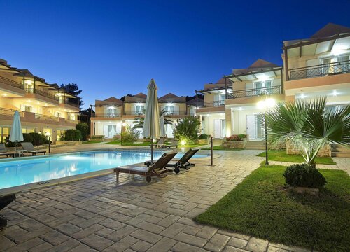 Avantis Suites Hotel, Забронировать Отель Отели Эретрия с бассейном, Бассейн