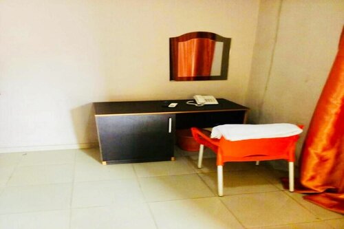 Momak 4 Hotel & Suites, Book Hotel Ibadan Hotels with a Parking, Parking