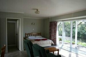 Utuhina Hot Springs Lodge, Забронировать Дом для отпуска Отели Озера Роторуа с бассейном, Бассейн
