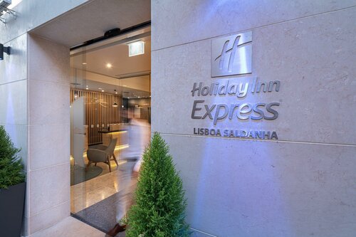 Holiday Inn Express - Lisbon - Plaza Saldanha by IHG, Забронировать Отель Авенидас-Новас Лиссабон, рядом с Фонд Culturgest