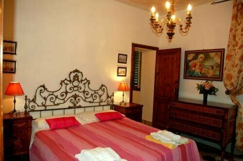 Palazzo Vanneschi, Buchen Sie Hotel Hotels in Valdarno mit Pool, Schwimmbad