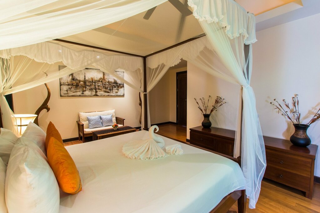 Tulip Pool Villa