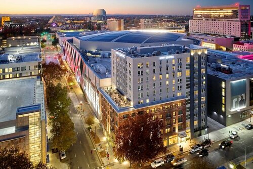 Hyatt Centric Sacramento Downtown, Забронировать Отель Отели Сакраменто с парковкой, рядом с Торговый комплекс Downtown Commons, Парковка