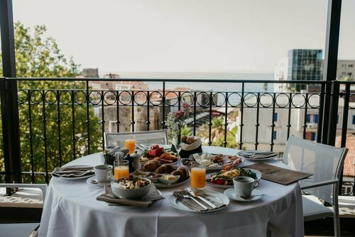 Hotel Majestic, Забронировать Отель Отели Будванская ривьеры с бассейном, Бассейн