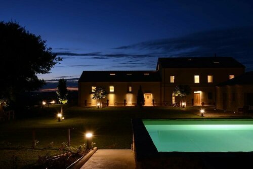 Il Gallo Senone, Varaa Bed and Breakfast Hotellit Marche Coast uima-altaalla, Uima-allas
