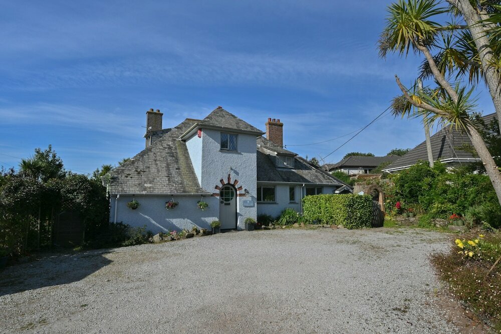Halwell Lodge