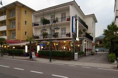 Hotel Rialto, Забронировать Отель Отели Alto Garda e Ledro с парковкой, Парковка