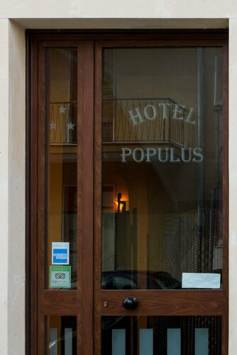 Populus, Забронировать Отель Отели Сиракузы с бассейном, рядом с Мадонна Лакриме, Бассейн