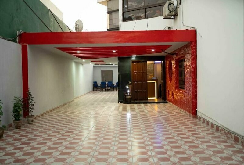 Diamond Lodge karachi