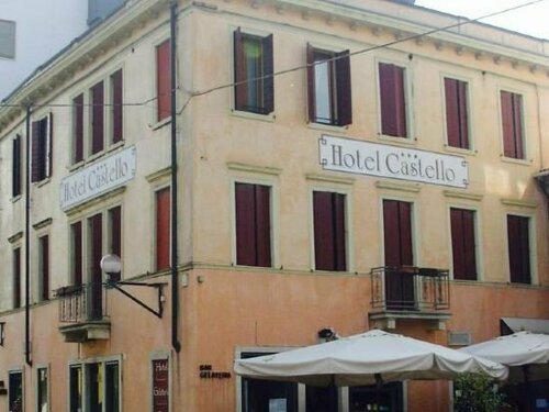 Hotel Castello, Prenota Hotel Este 