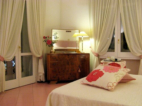 Hotel Victoria Maiorino, Забронировать Отель Отели в центре Кава-де-Тиррени с завтраком, отели в центре Кава-де-Тиррени с завтраком
