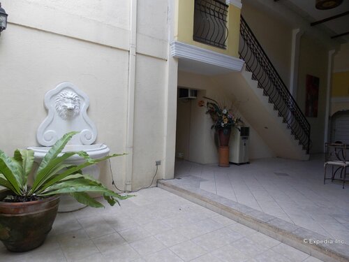 The Suites at Calle Nueva, Rezerwuj Hotel Bacolod Negros Occidental