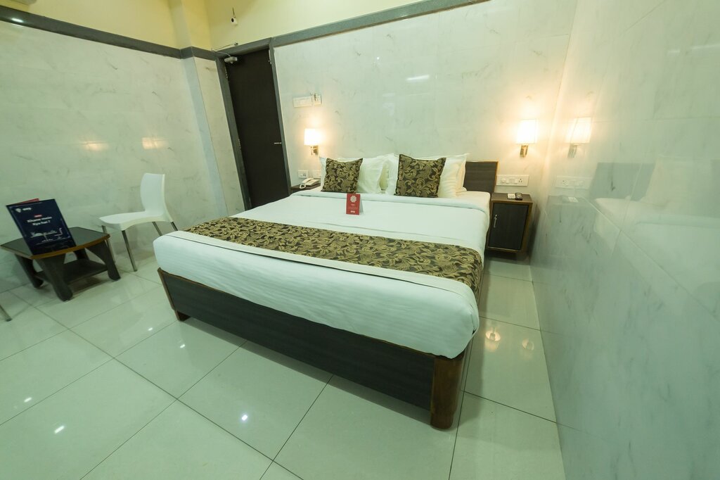 Oyo Flagship 9352 Hotel Src Grand