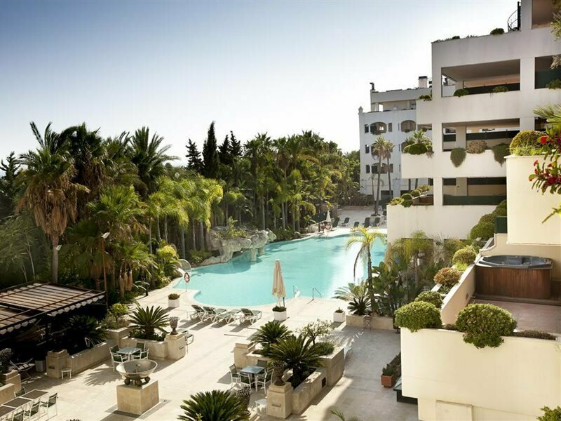 Apartamentos Guadalpin Boutique