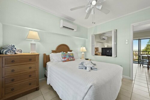 Caribbean Beach Club, Забронировать Курортный отель Форт-Майерс-Бич Fort Myers Area