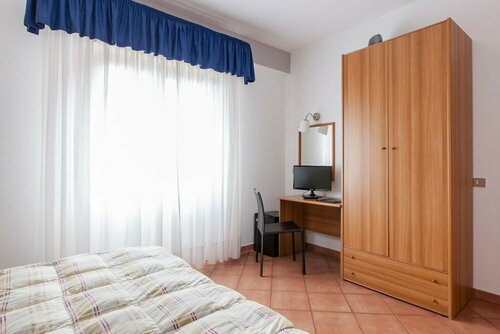 Piccolo Hotel Aurora, Забронировать Отель Отели Аббадия-Сан-Сальваторе с парковкой, Парковка