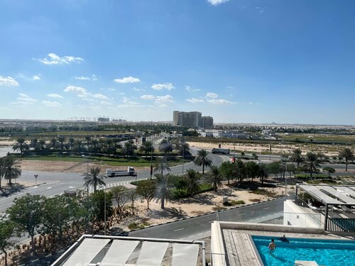 Holiday Inn Dubai Al-Maktoum Airport by IHG, Забронировать Отель Dubai World Central Дубай