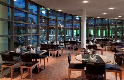 FOUR Munich Neue Messe, Rezervovat Hotel Hotely v Upper Bavaria se stravováním, Polopenze / Plná penze