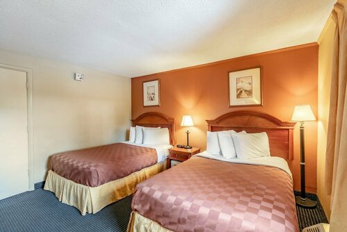 Red Carpet Inn - Stamford, Забронировать Отель Стэмфорд Delaware County