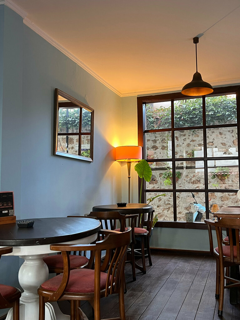 ‪Old House Hostel & Pub‬