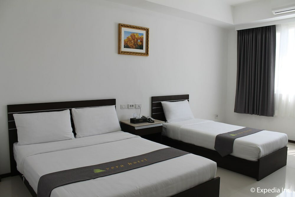 Townhouse Oak Vera Hotel Near Clark International Airport