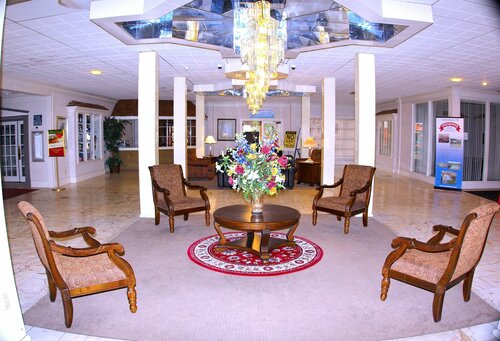 Eisenhower Hotel & Conference Center, Забронировать Отель Абботстаун Пенсильвания