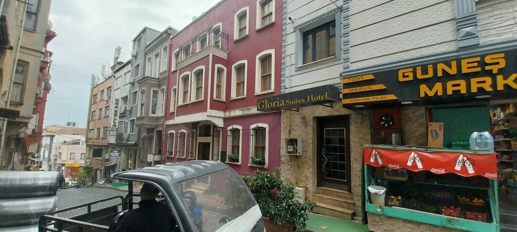 Gloria Suites Hotel