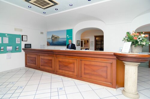 Hotel Terme Felix, Забронировать Отель Отели Искья с парковкой, рядом с Пляж Инглези, Парковка