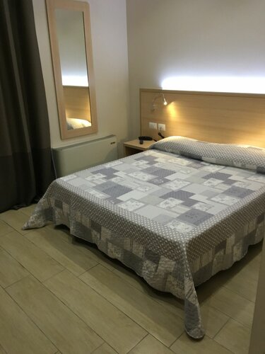 Hotel San Biagio, Брондау Қонақ үй Milan қаласындағы таңғы ас қосылған қонақ үйлер, Pasteur маңындағы, Таңғы ас