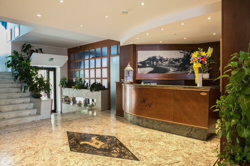 Hotel Ariston, Забронировать Отель Отели Ривьера-дей-Фьори с парковкой, Парковка