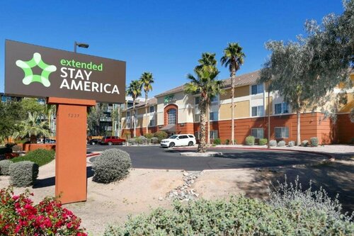 Extended Stay America Suites - Phoenix - Biltmore, Забронировать Отель Кемелбэк-Ист Финикс, рядом с Life Care Centers of America