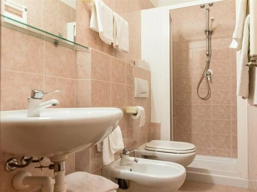 Hotel Pace, Забронировать Отель Торри-дель-Бенако Garda Veneto