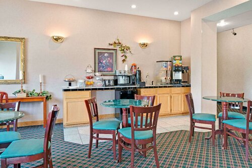 St. Louis Travelodge, Book Hotel Hoteller i Berkeley med parkering, Parkering