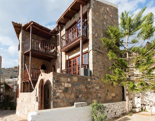 Гостевой Дом Traditional Homes, Забронировать Гостевой дом Отели Элунда с парковкой, рядом с Пляж Элунда, Парковка
