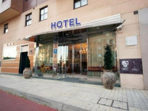 Hotel Confort BRASEROS, Забронировать Отель Бургос 