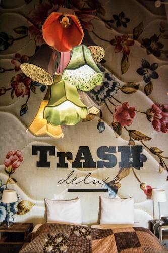 Hotel Trash Deluxe, Забронировать Отель Босстраатквартир 