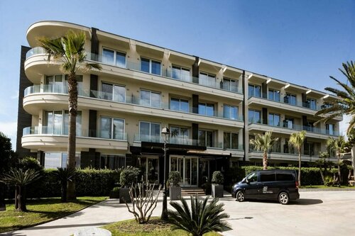 Hotel & Resort Tre Fontane Luxury, Đặt Khu nghỉ dưỡng Portici Campania