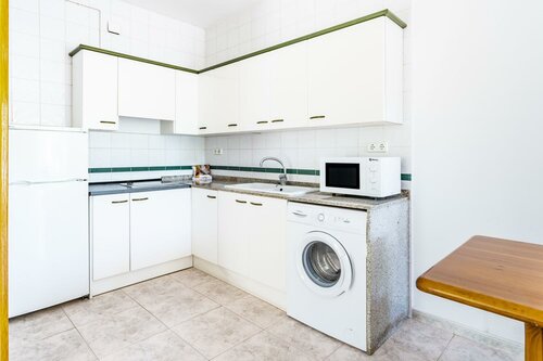 Apartamentos Sunway Tara, Забронировать Отель Ситжес Коста-дель-Гарраф, рядом с Les Anquines Beach