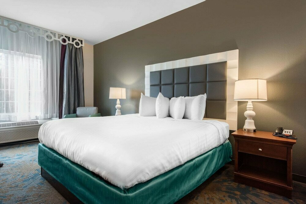 Best Western Erie Inn & Suites