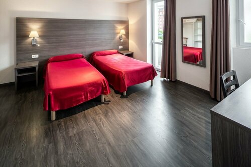 Hôtel Galilée Windsor, Забронировать Отель Лурд Hautes-Pyrénées, рядом с Приходская церковь Сакре-Кёр
