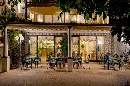 Hotel Mamela, Забронировать Отель Капри Остров Капри
