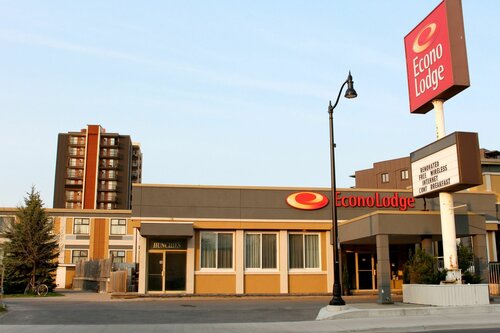 Econo Lodge City Centre, Забронировать Отель Отели Тысячи островов с бассейном, Бассейн