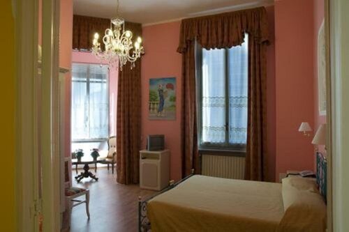 Hotel Principi D'Acaja, Reservar Hotel Porta Susa Station Turim, perto de Vinzaglio